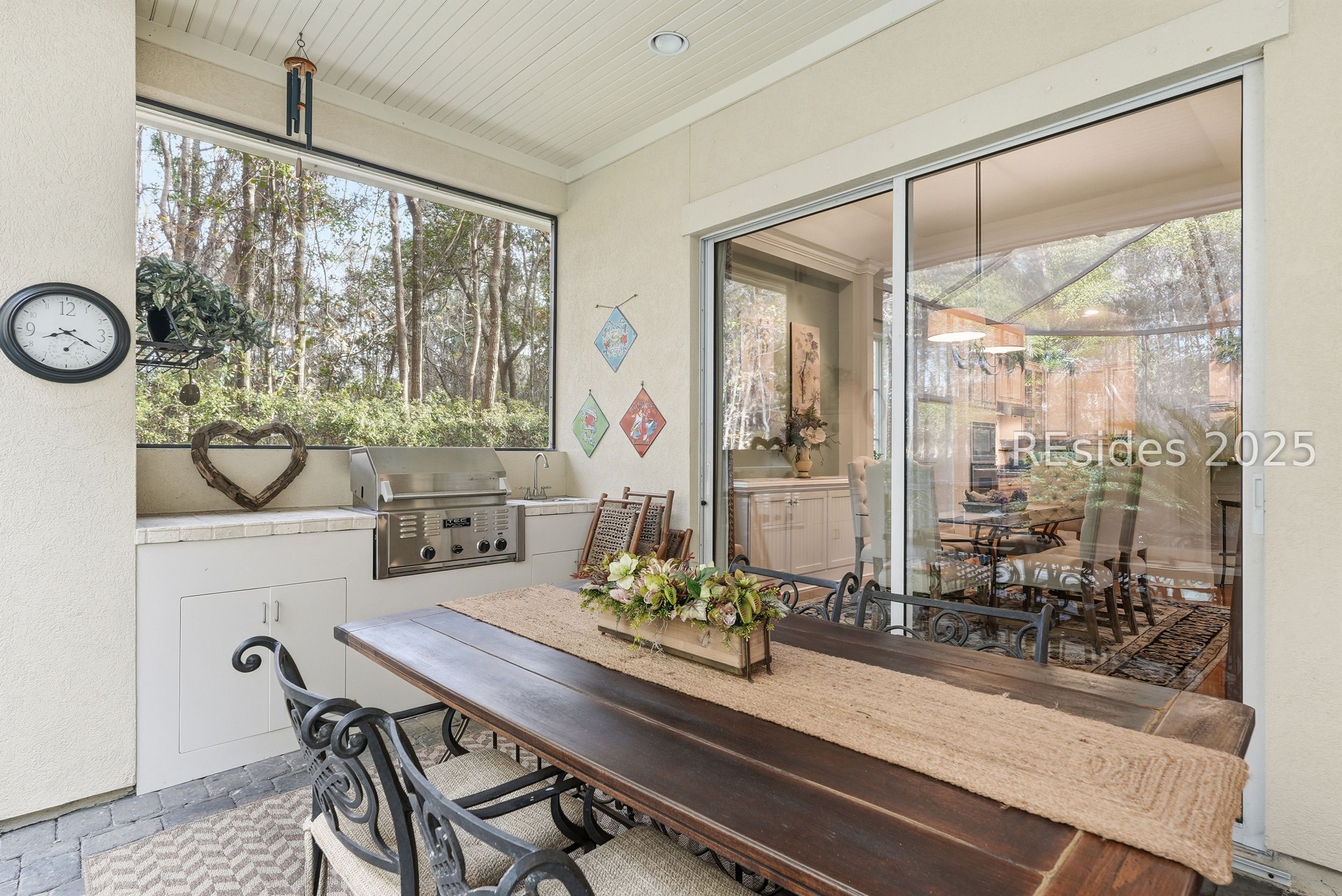 10 Hasty Point Place Bluffton, SC 29909 - Photo 31 of 53 Screened Lanai Dining area