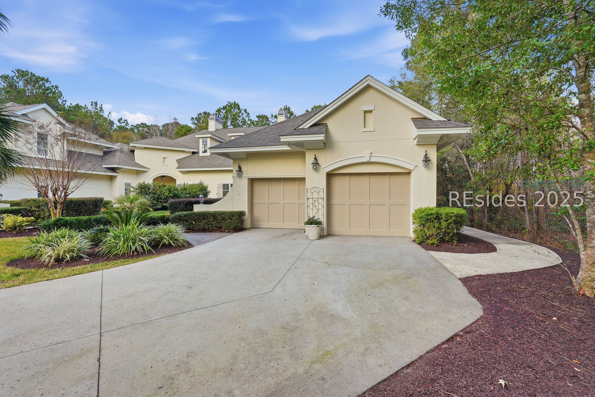 10 Hasty Point Place Bluffton, SC 29909 - Photo 4 of 53 2 car plus golf cart garage