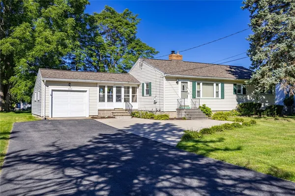 $199,900 | 1049 Shoecraft Road, Webster, NY 14580