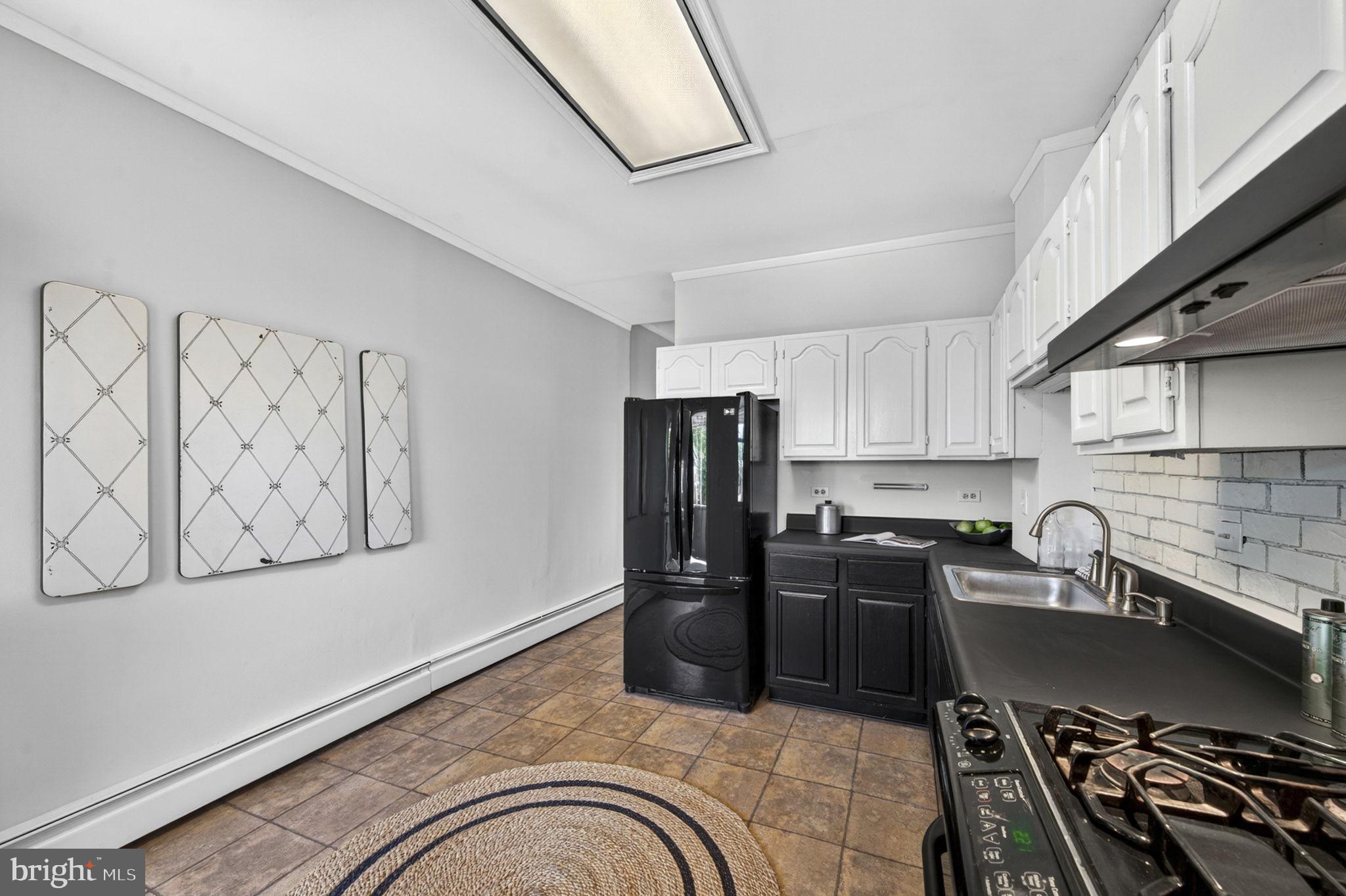 323 13th Street Southeast Washington, DC 20003 - Photo 14 of 46