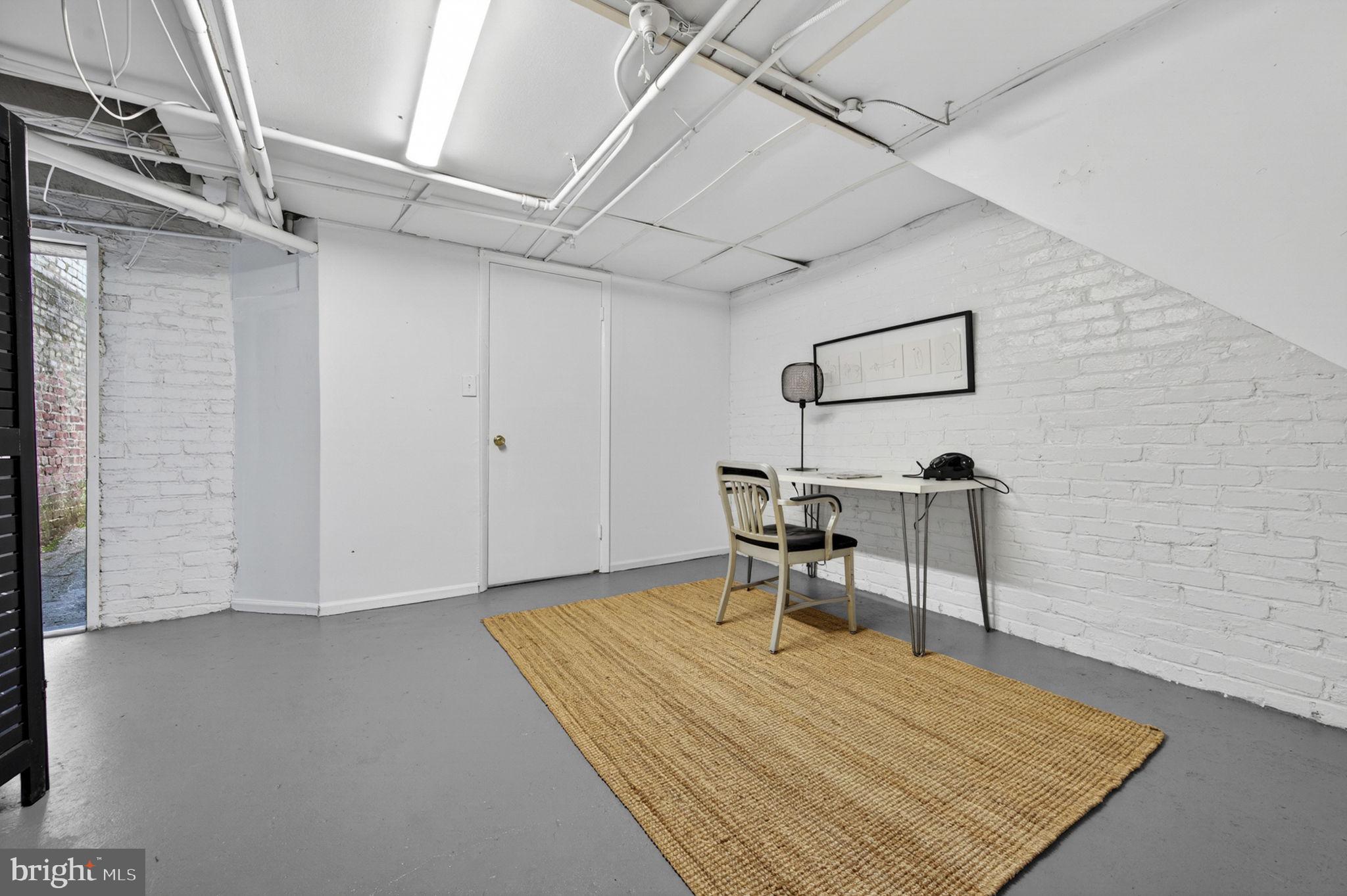 323 13th Street Southeast Washington, DC 20003 - Photo 40 of 46