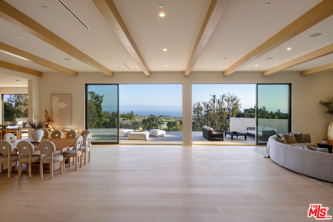 29924 Harvester Road Malibu, CA 90265 - Photo 3 of 30