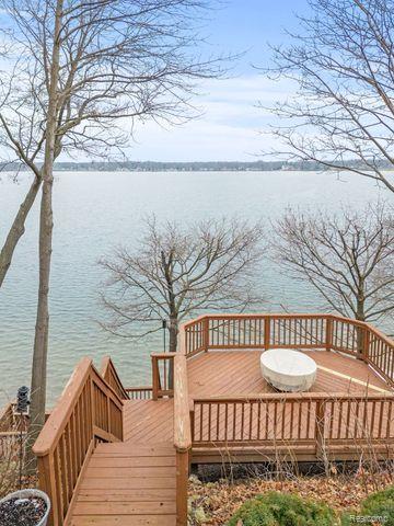 2411 Ridge Road White Lake, MI 48383 - Photo 32 of 40 Gallery Image 32