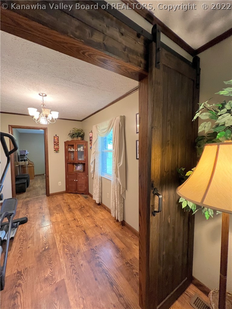 6490 Jericho Road Point Pleasant, WV 25550 - Photo 7 of 27 Dining Room