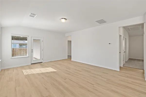 $2,250 | 5000 Stockton Lane, Del Valle, TX 78617