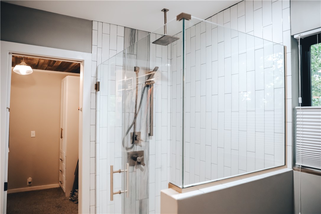 102 Mitchell Avenue Clemson, SC 29631 - Photo 23 of 26 Master Shower