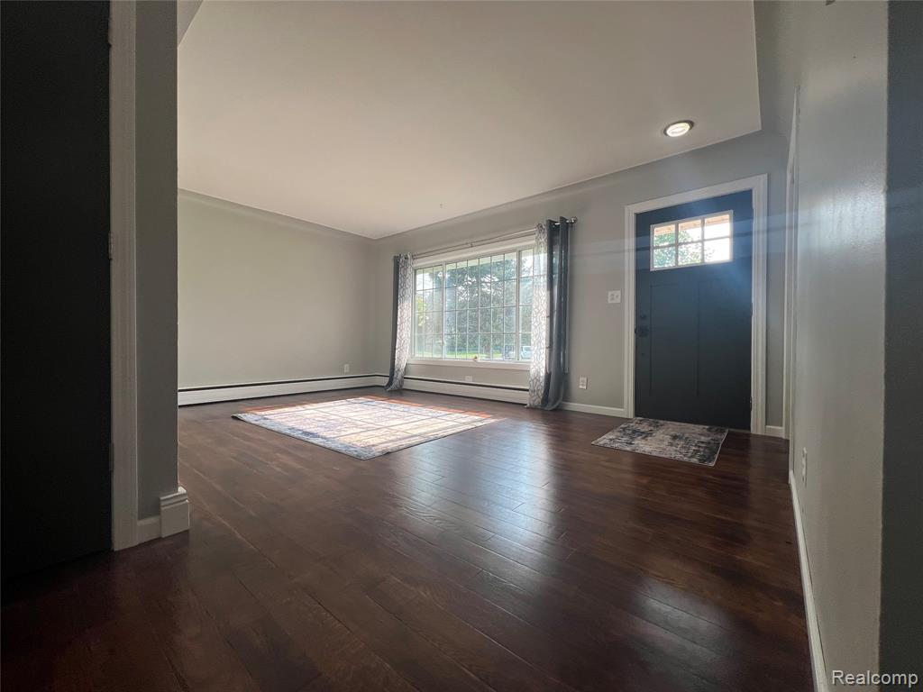 6255 Clarkston Road Clarkston, MI 48346 - Photo 3 of 11 Gallery Image 3