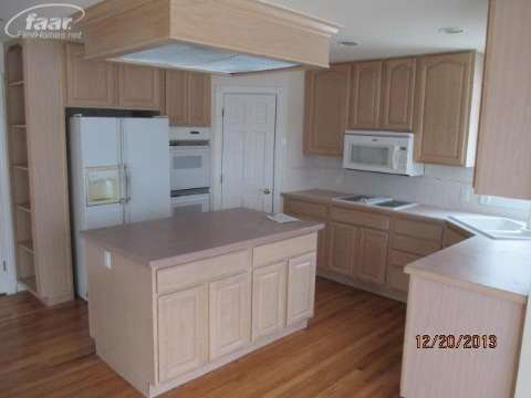 10007 Potter Road Flushing, MI 48433 - Photo 4 of 28 20389388-3.JPG