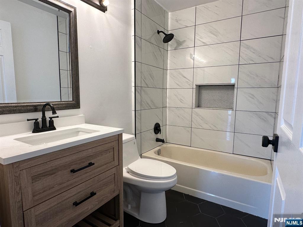 965 Juniper Way, Unit 965 Mahwah, NJ 07430 - Photo 8 of 16