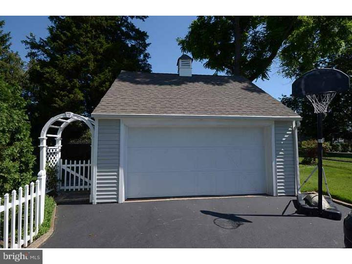 325 Valley View Road Springfield, PA 19064 - Photo 21 of 25 Garage
