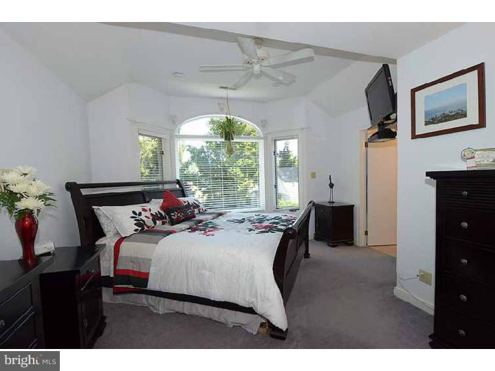 325 Valley View Road Springfield, PA 19064 - Photo 6 of 25 Bedroom - Main