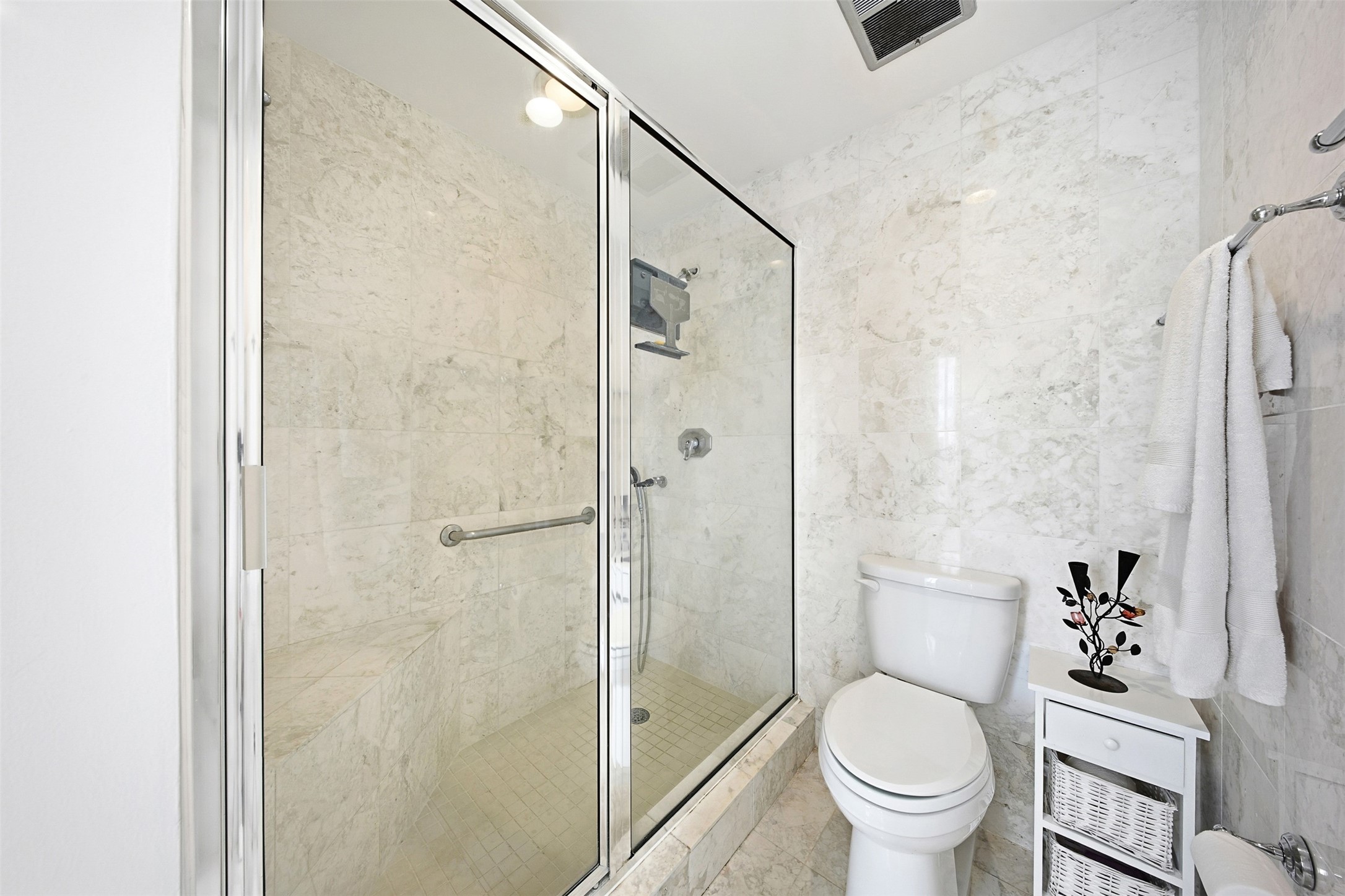 2001 Holcombe Boulevard, Unit 1106 Houston, TX 77030 - Photo 12 of 50 A closer look at the shower.