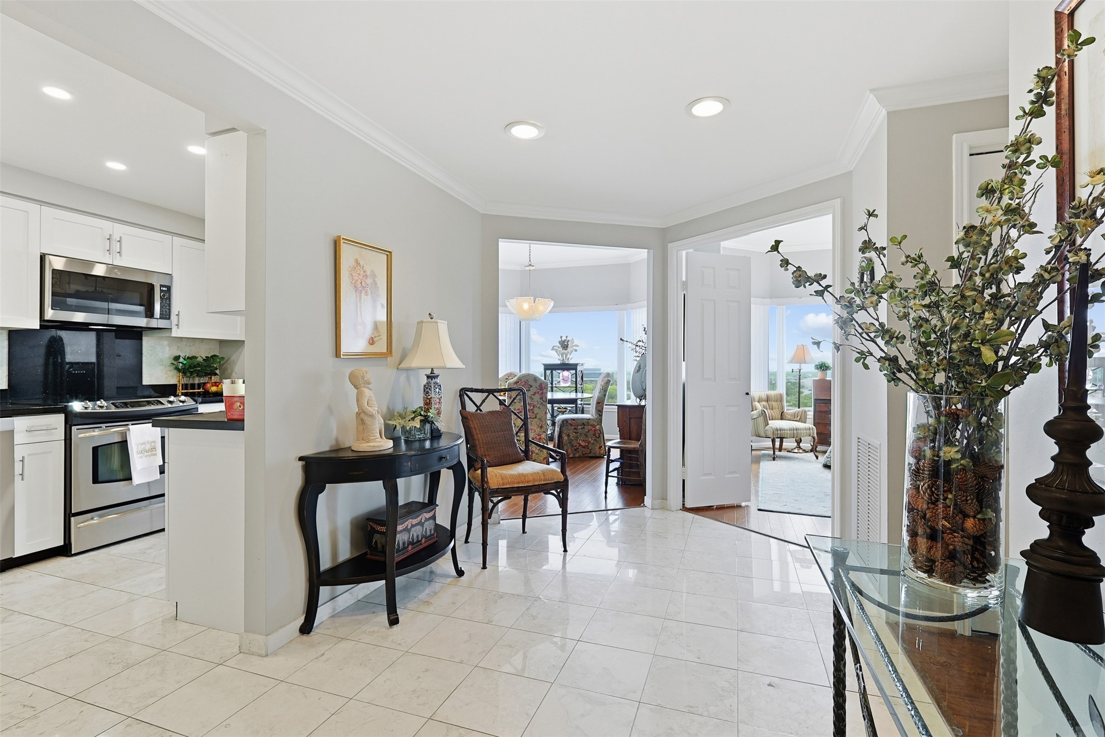2001 Holcombe Boulevard, Unit 1106 Houston, TX 77030 - Photo 22 of 50 This is the view upon entering the foyer from the front door.