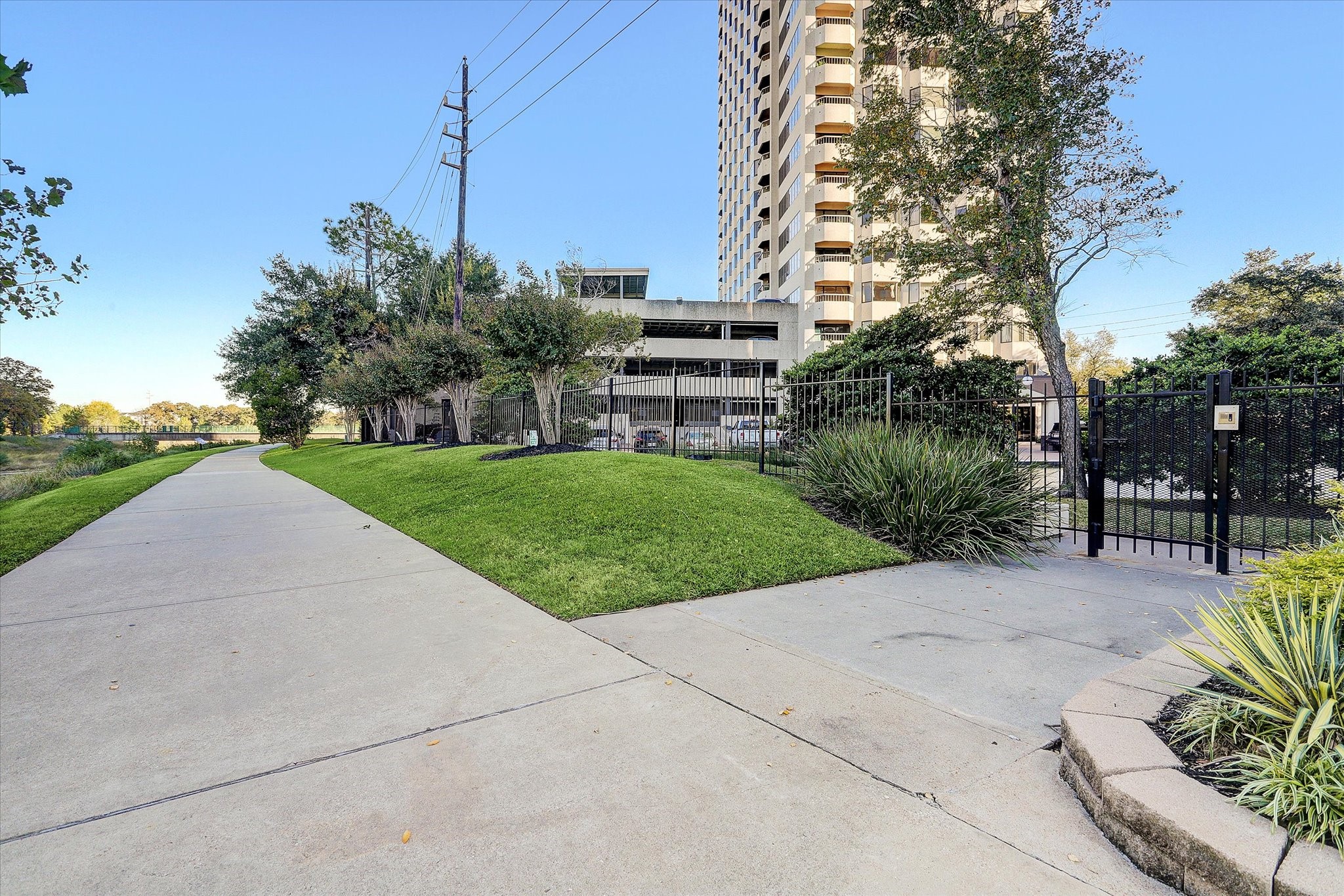 2001 Holcombe Boulevard, Unit 1106 Houston, TX 77030 - Photo 24 of 50
