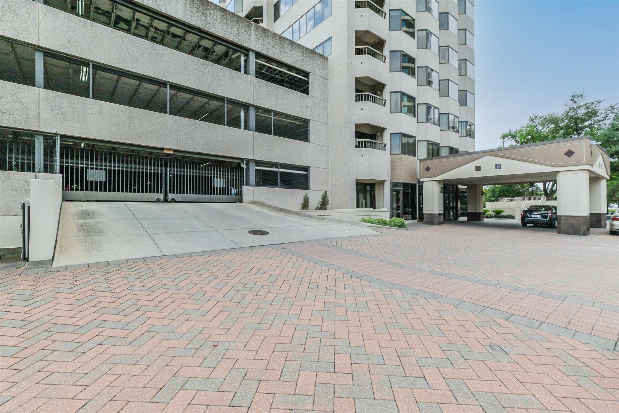 2001 Holcombe Boulevard, Unit 1106 Houston, TX 77030 - Photo 43 of 50 The parking garage has multiple levels and is attached to The Spires. This home has 2 reserved parking spaces.