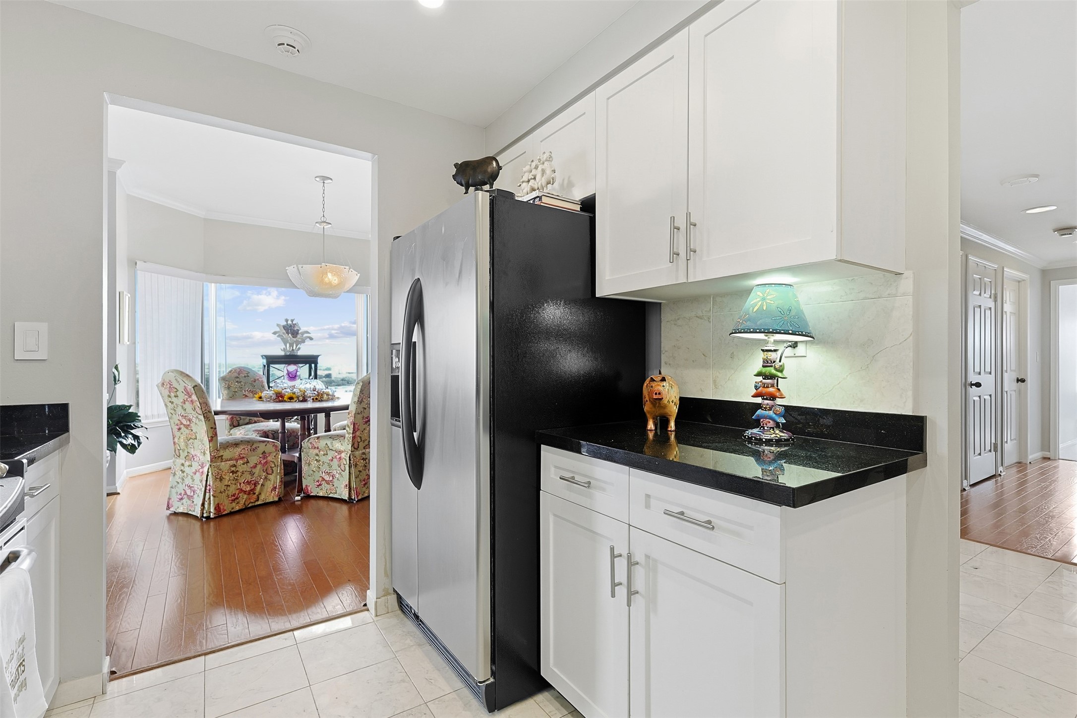 2001 Holcombe Boulevard, Unit 1106 Houston, TX 77030 - Photo 6 of 50 The single-level apartment offers beautiful views (especially from the living room), an outdoor balcony, plus 2-3 bedrooms!