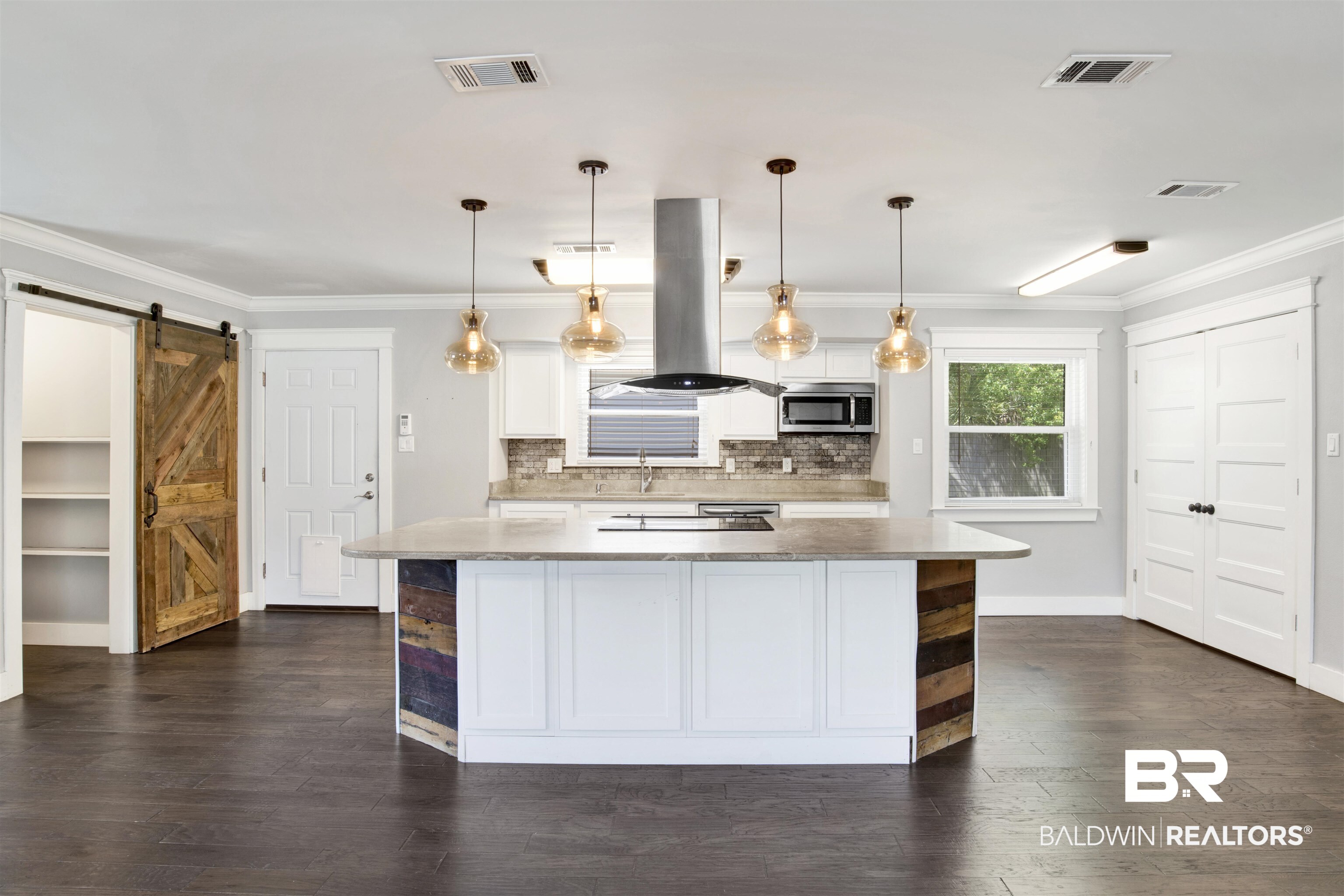 1011 North Oak Street Foley, AL 36535 - Photo 3 of 26 Kitchen