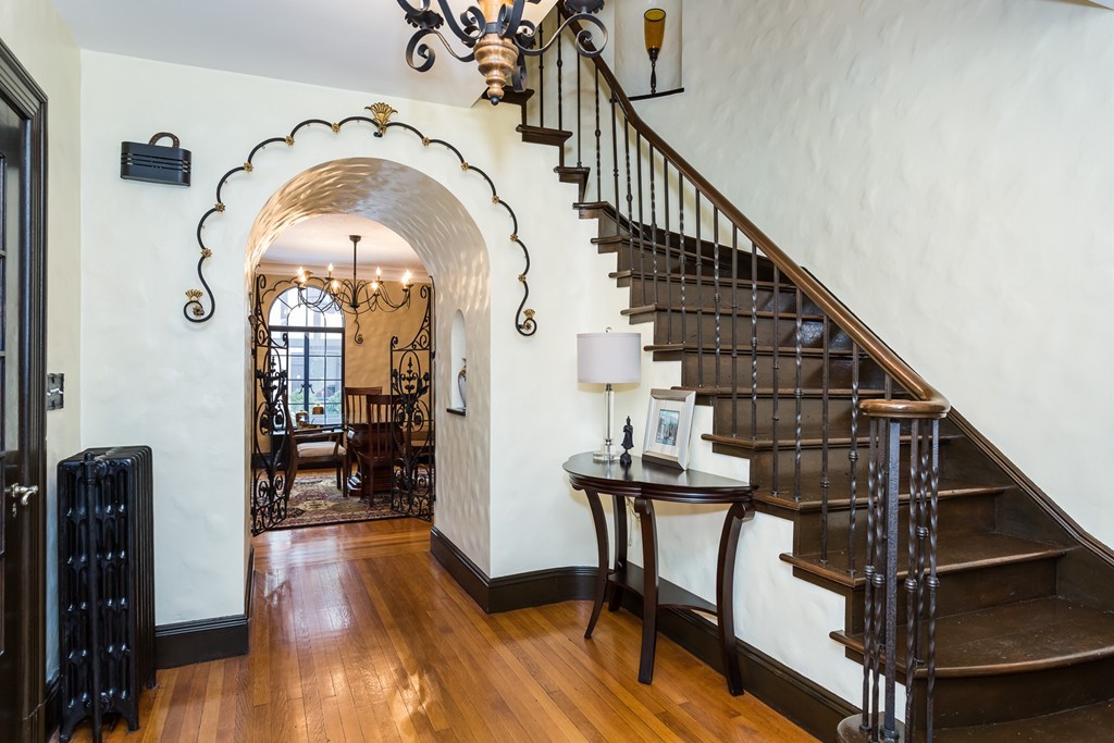 58 Meadowbrook Road Longmeadow, MA 01106 - Photo 2 of 30 Gallery Image 2