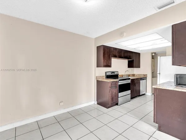 $2,000 | 5710 Northwest 21st Street, Unit 36B, Lauderhill, FL 33313