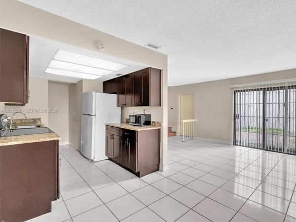 $2,000 | 5710 Northwest 21st Street, Unit 36B, Lauderhill, FL 33313