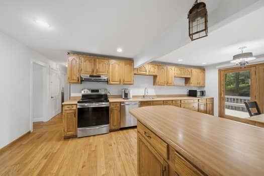 165 R Green Street Stoneham, MA 02180 - Photo 7 of 40