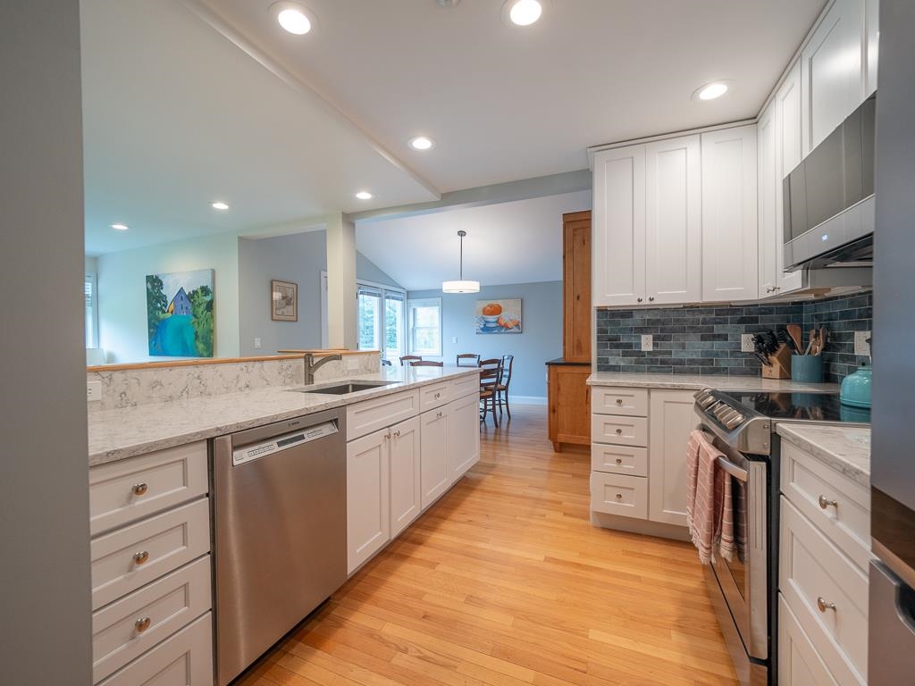 159 Catamount Road, Unit 11A Hartford, VT 05059 - Photo 4 of 37 Gallery Image 4