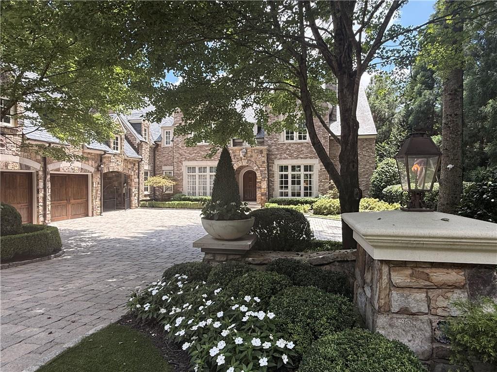 675 West Paces Ferry Road Northwest, Unit 4 Atlanta, GA 30327 - Photo 2 of 64