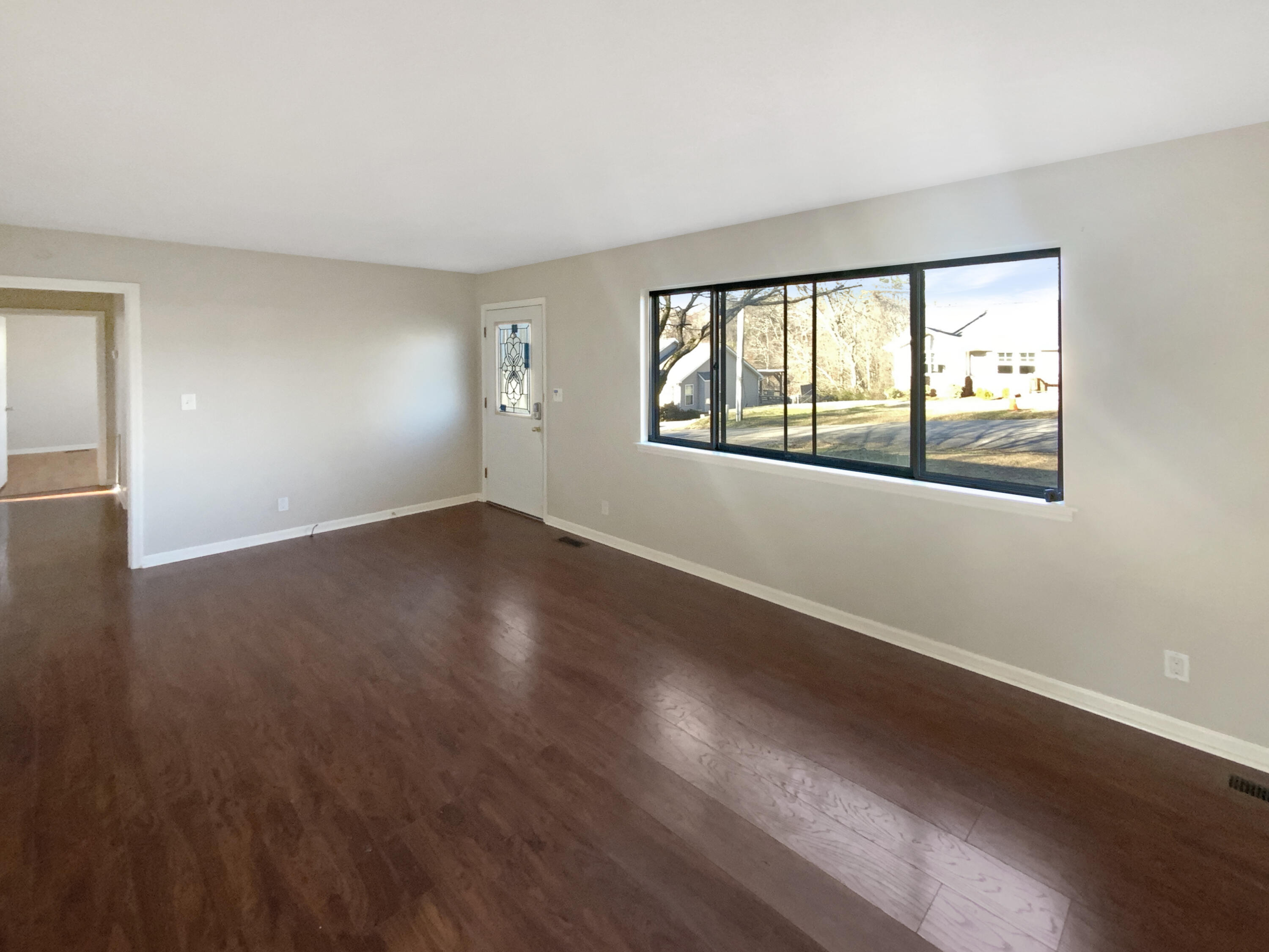 1307 Springview Drive Chattanooga, TN 37421 - Photo 3 of 25 photo_03