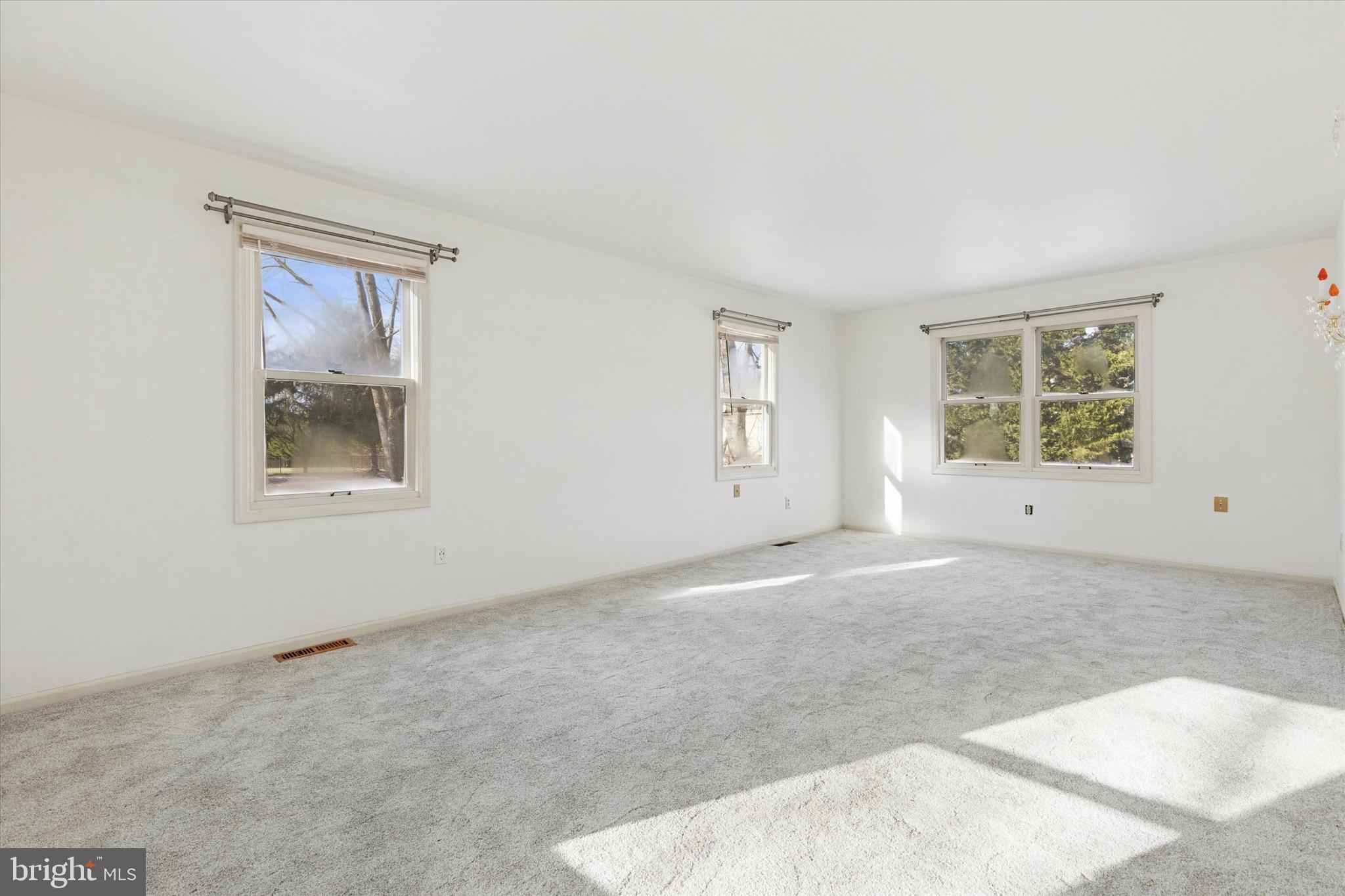 257 Mingo Road Royersford, PA 19468 - Photo 14 of 31 an empty room with windows