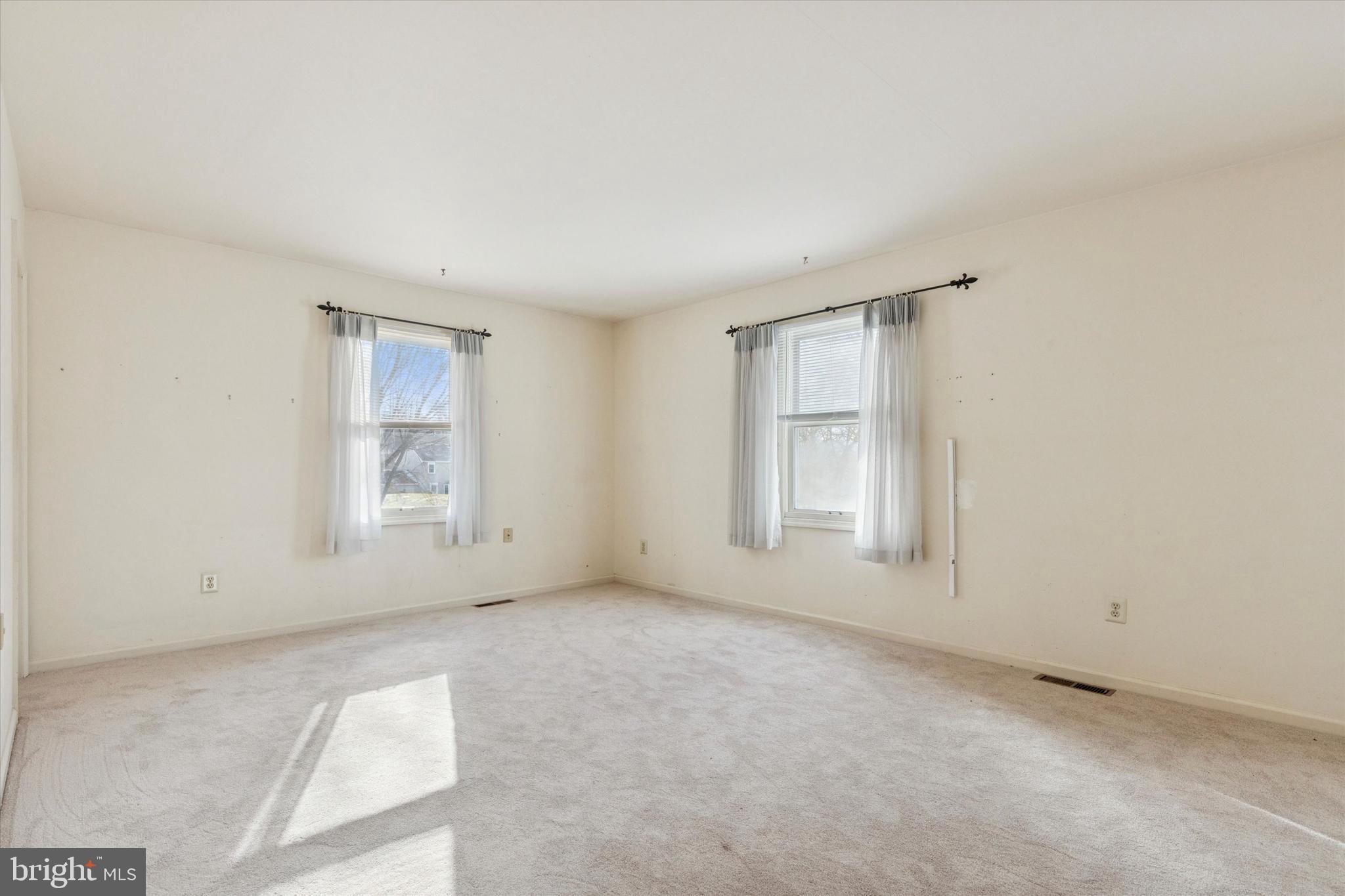257 Mingo Road Royersford, PA 19468 - Photo 24 of 31 an empty room with windows