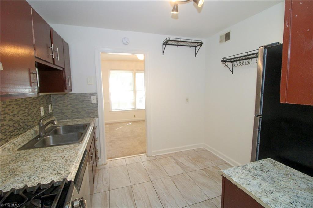 2831 Tully Square Winston-Salem, NC 27106 - Photo 6 of 23