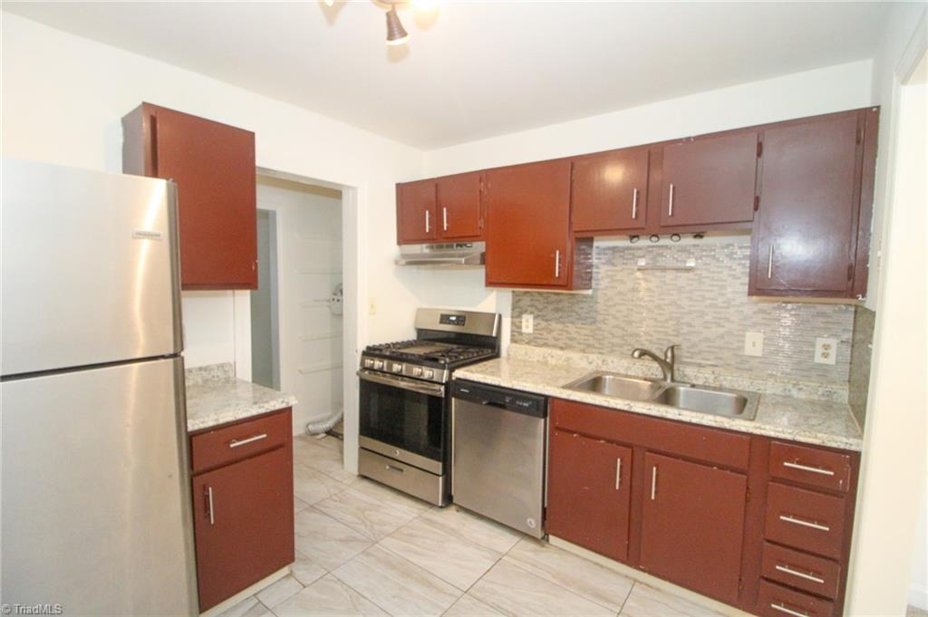 2831 Tully Square Winston-Salem, NC 27106 - Photo 8 of 23