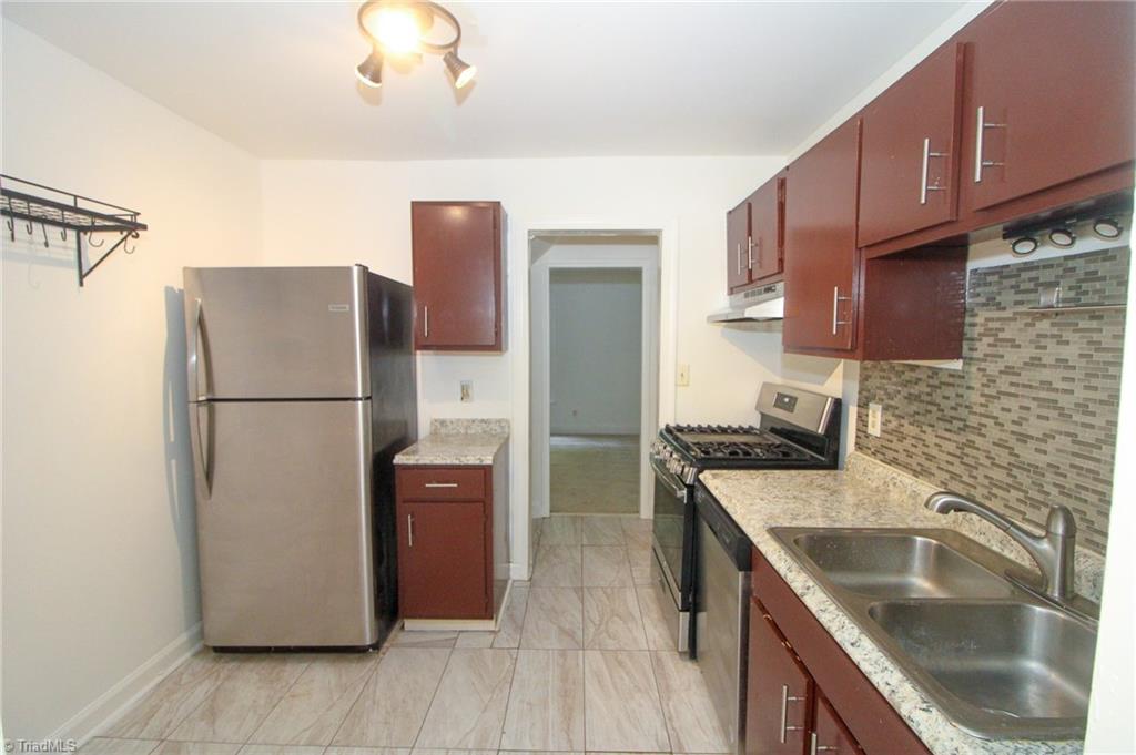 2831 Tully Square Winston-Salem, NC 27106 - Photo 9 of 23