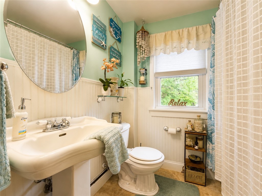 422 Rockland Road Scituate, RI 02857 - Photo 19 of 25