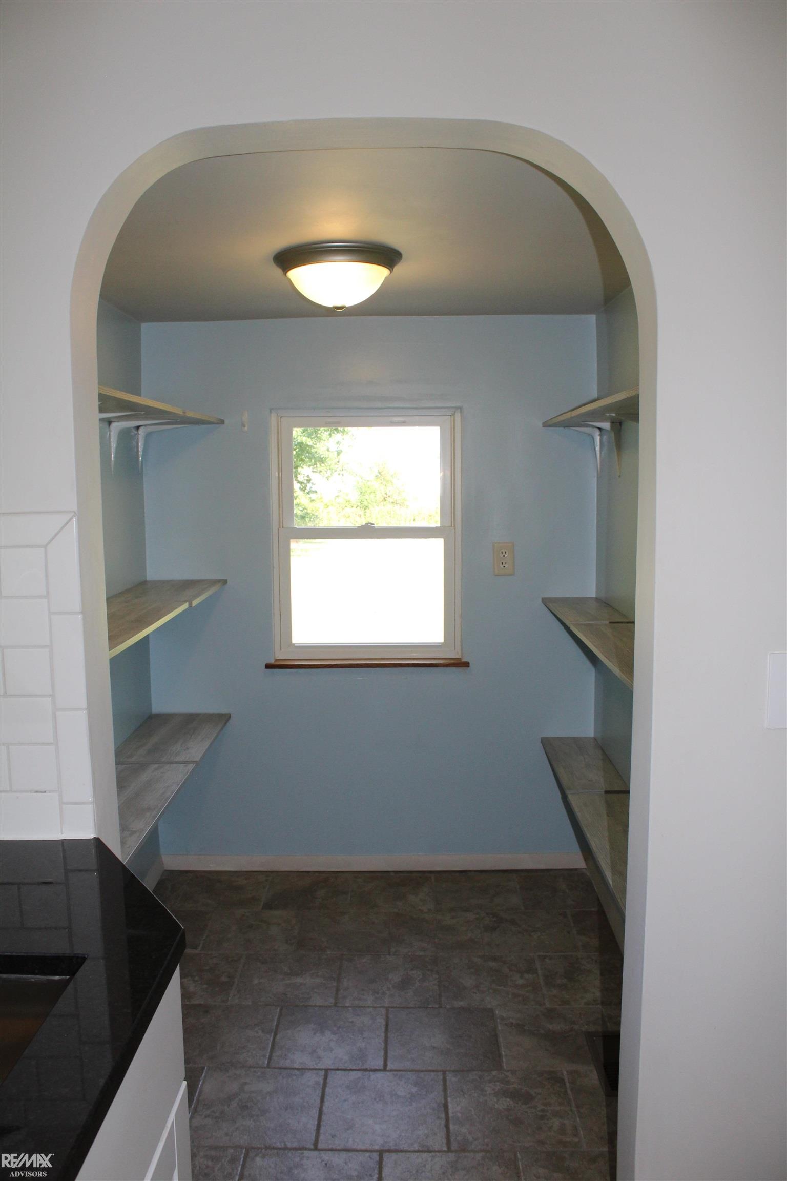 303 Cox Road St. Clair, MI 48079 - Photo 15 of 22 50185379-570cecc2-0474-4067-af4b-69e3e42cc8ad.JPG
