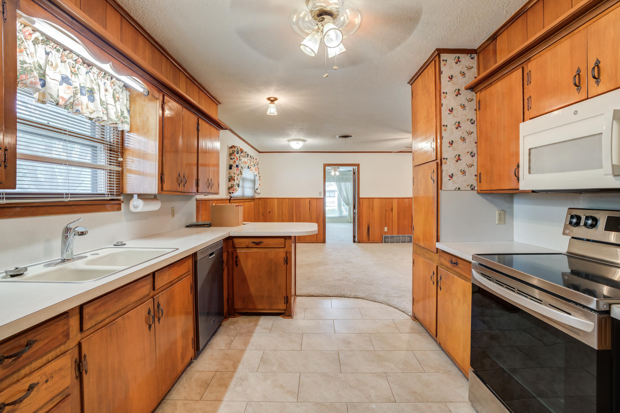 2302 55th Street Lubbock, TX 79412 - Photo 22 of 44 2302-55th-St_Lubbock-TX_37