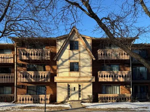 $1,750 | 13 Parkside Court, Unit 15, Vernon Hills, IL 60061