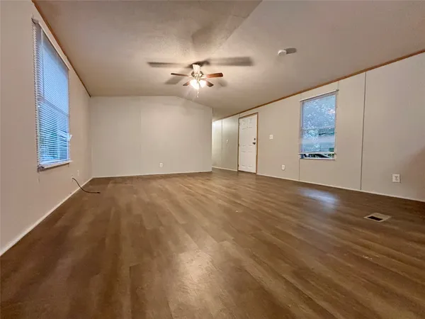 $1,150 | 13295 Pecan Tree Drive, Willis, TX 77318