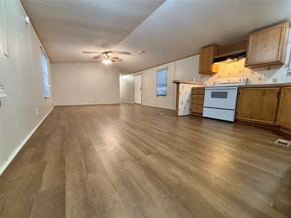 $1,150 | 13295 Pecan Tree Drive, Willis, TX 77318