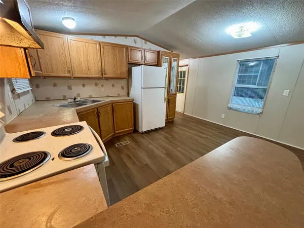 $1,150 | 13295 Pecan Tree Drive, Willis, TX 77318