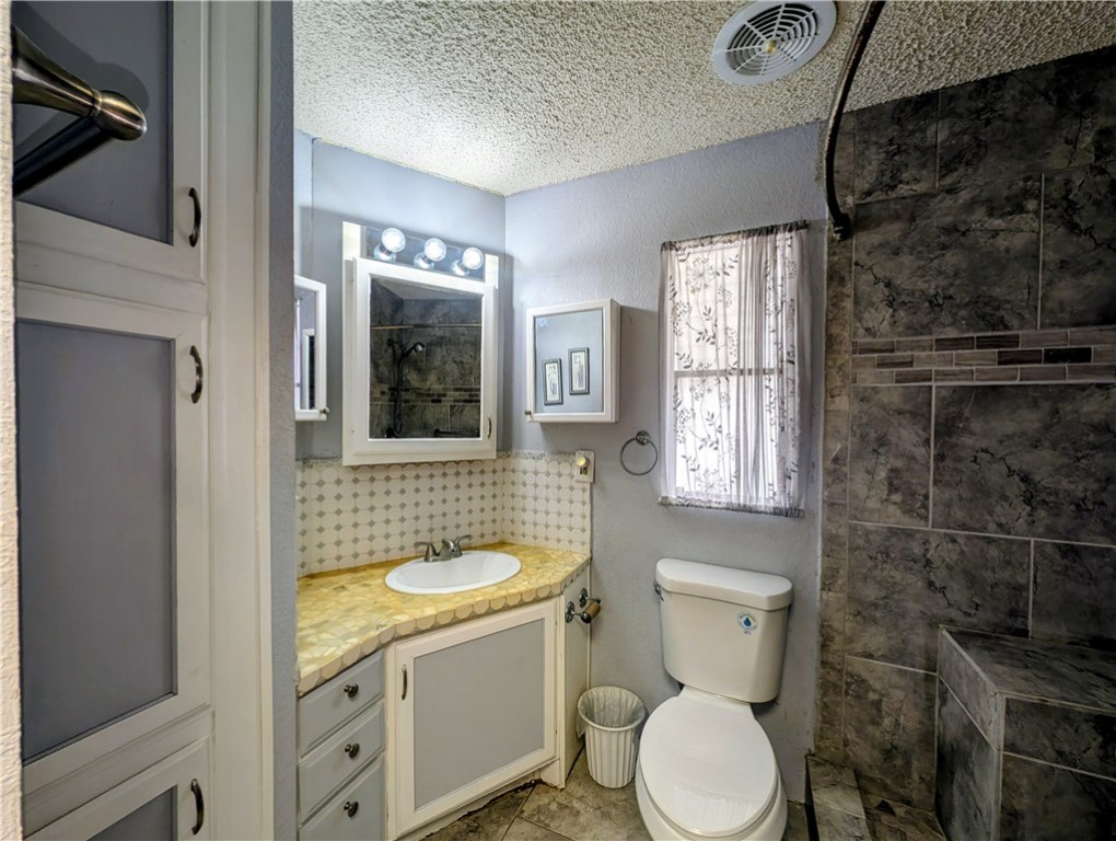 2000 Ramar Road, Unit 181 Bullhead City, AZ 86442 - Photo 12 of 35 Bathroom