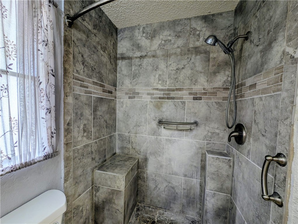 2000 Ramar Road, Unit 181 Bullhead City, AZ 86442 - Photo 13 of 35 Bathroom