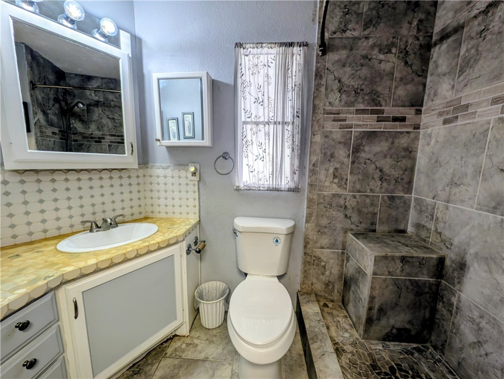 2000 Ramar Road, Unit 181 Bullhead City, AZ 86442 - Photo 14 of 35 Bathroom