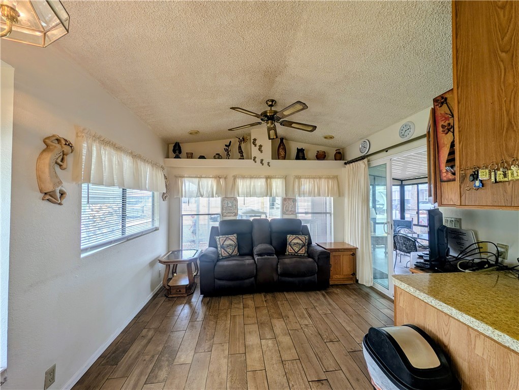 2000 Ramar Road, Unit 181 Bullhead City, AZ 86442 - Photo 17 of 35 Living Room