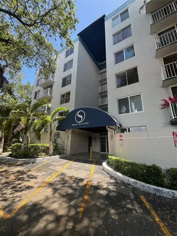 $1,850 | 1740 Northwest N River Drive, Unit 421, Miami, FL 33125