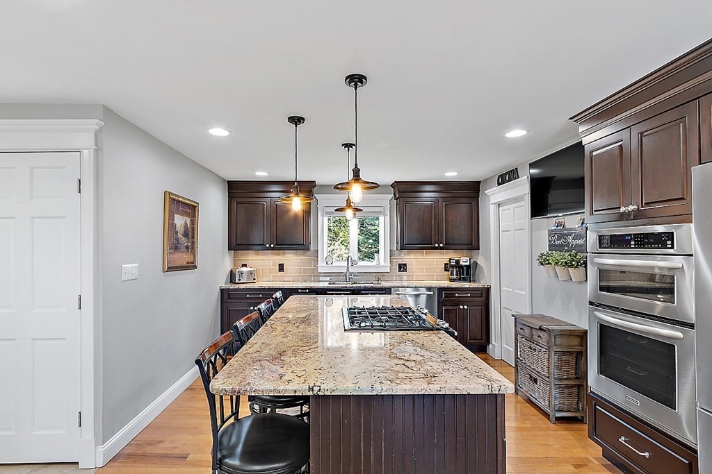47 Indian Hill Road Worcester, MA 01606 - Photo 4 of 41 Gallery Image 4