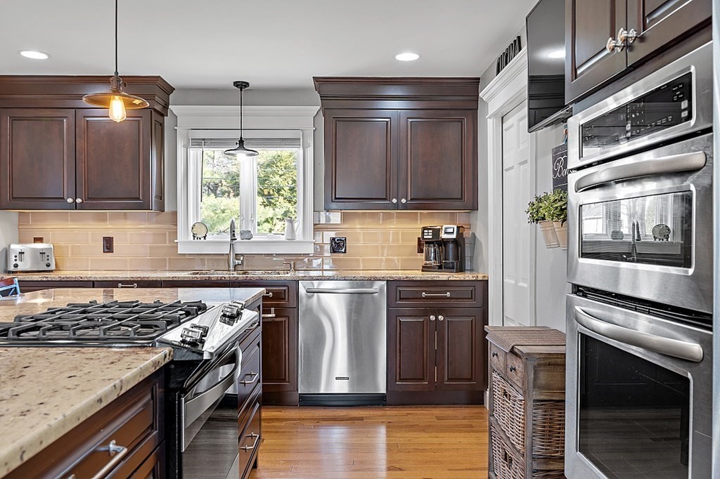 47 Indian Hill Road Worcester, MA 01606 - Photo 7 of 41 Gallery Image 7