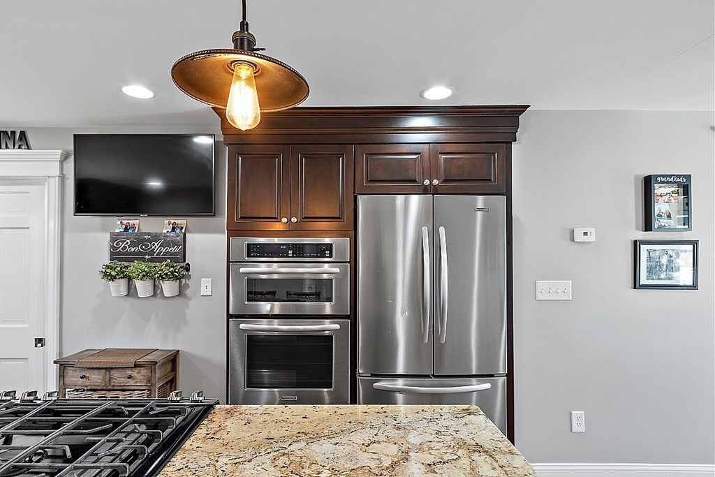 47 Indian Hill Road Worcester, MA 01606 - Photo 9 of 41 Gallery Image 9