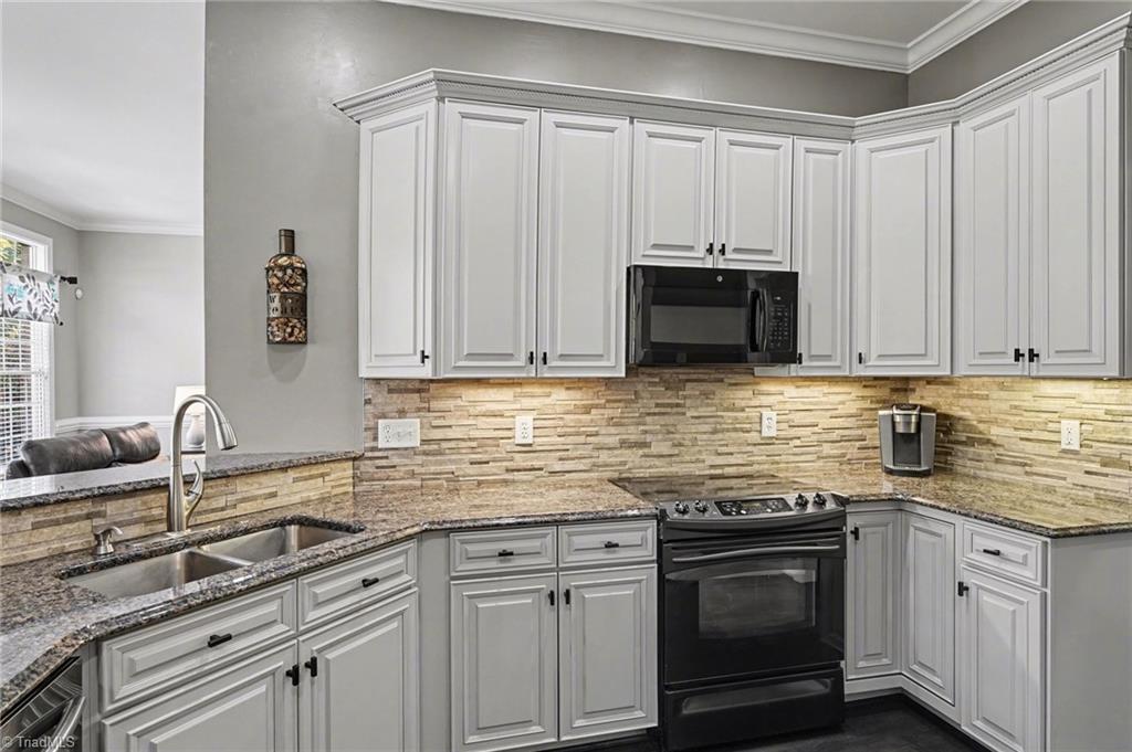 2001 Anchoridge Avenue High Point, NC 27265 - Photo 12 of 39