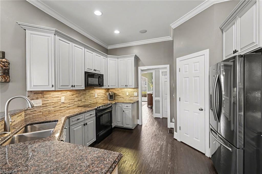 2001 Anchoridge Avenue High Point, NC 27265 - Photo 14 of 39